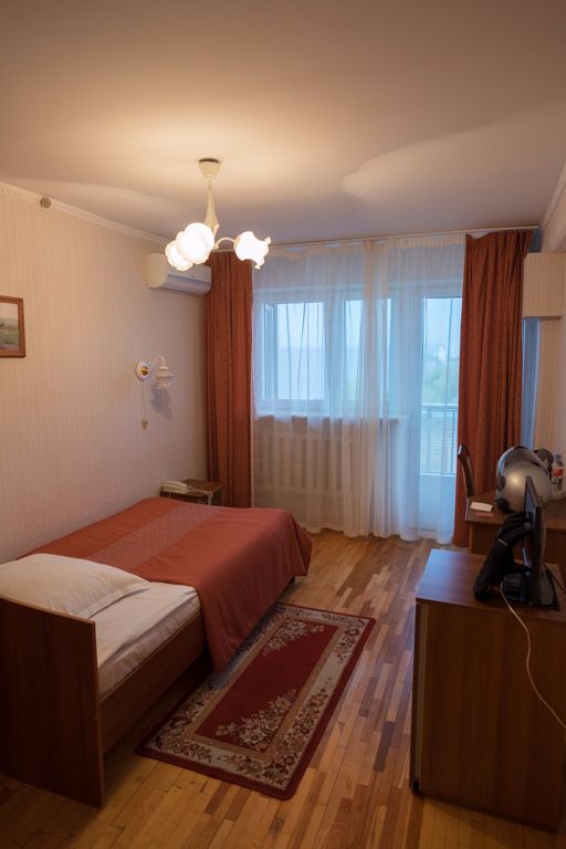 Egyszerű, de nagyszerű szoba Szaratovban ...