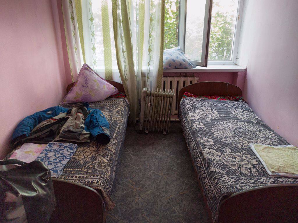 Szocreál csendélet két fűtőtesttel. Ebben a Arali szállodában végül mégsem vettünk ki szobát ...