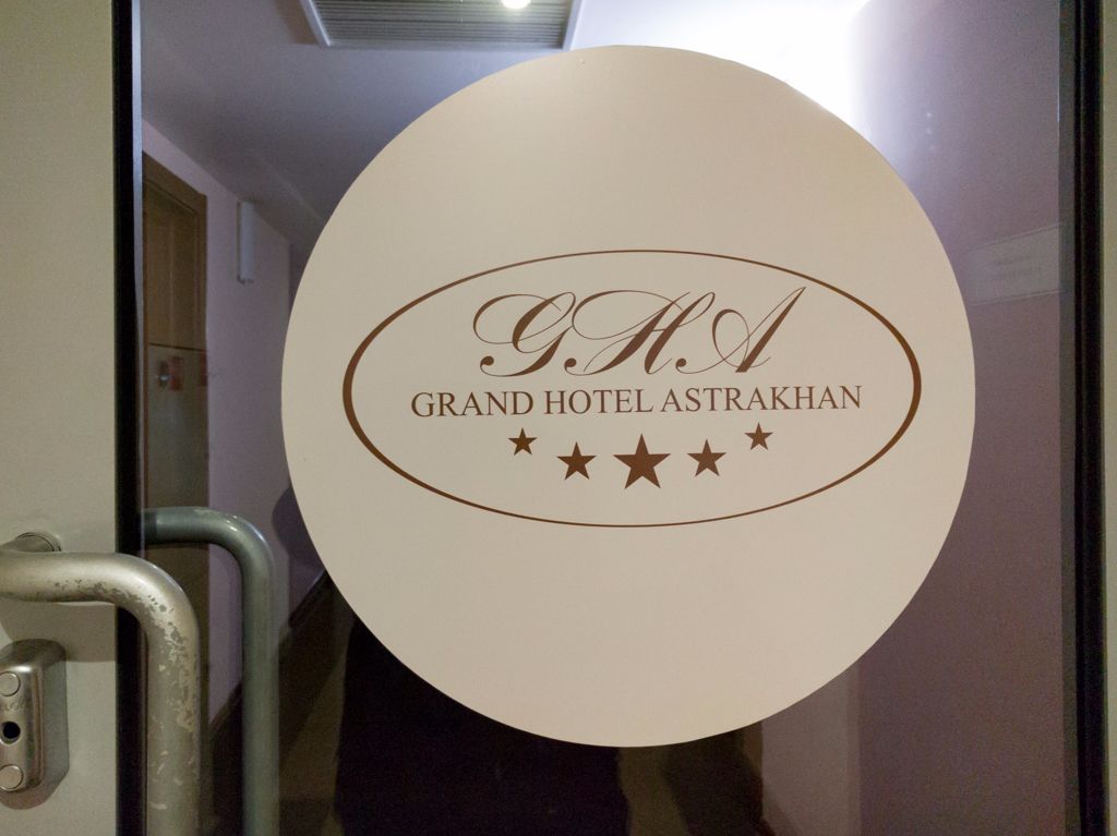 ... az asztraháni Grand Hotelt.